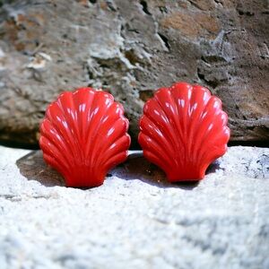 Adorable Vintage Shell Metal Painted Red Enamel Pierced Stud Earrings Mermaid